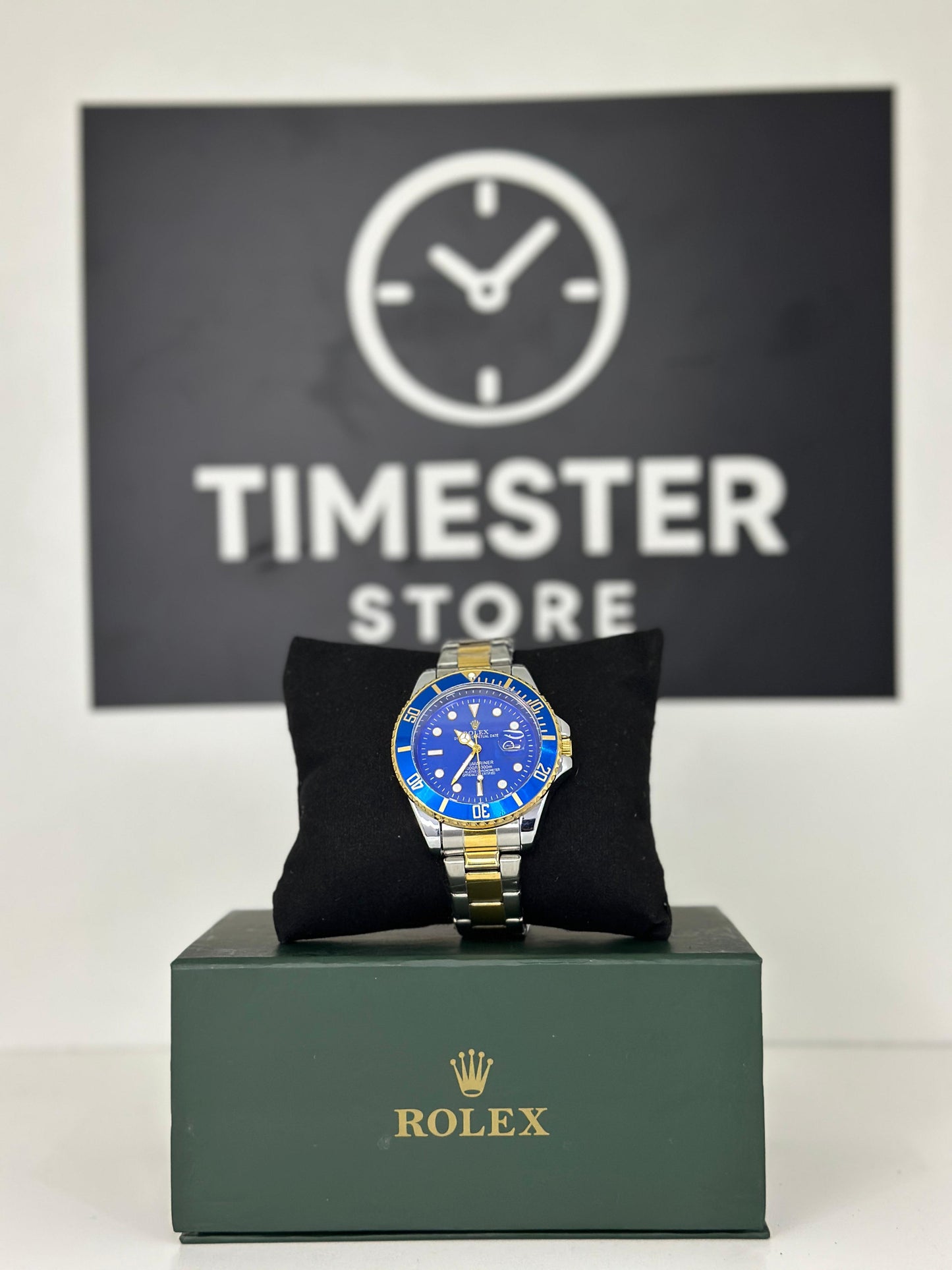 Rolex submariner silver with blue rotating dial with date